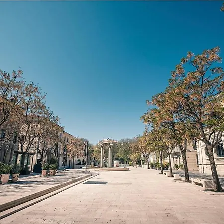 Roche Blanche - Terrasse Et Parking Νιμ