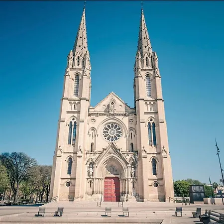 Lägenhet Roche Blanche - Terrasse Et Parking Nîmes