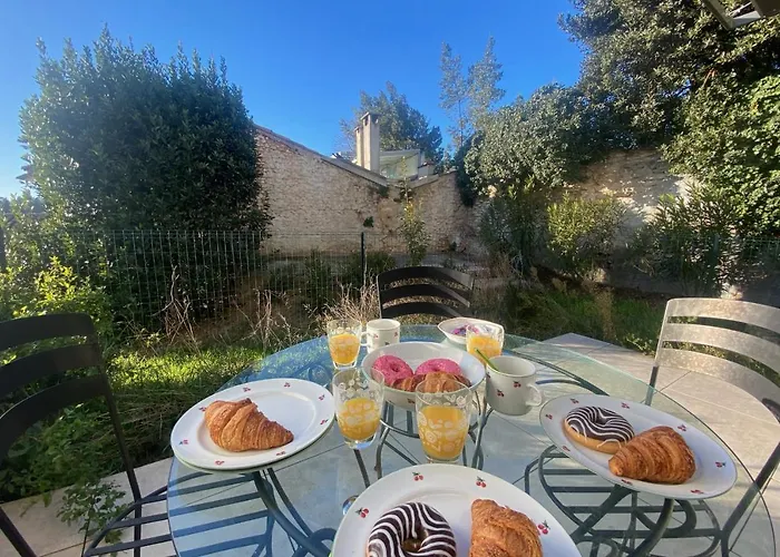 Roche Blanche - Terrasse Et Parking * Nîmes