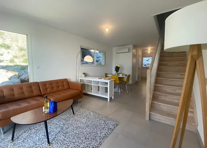 Roche Blanche - Terrasse Et Parking *