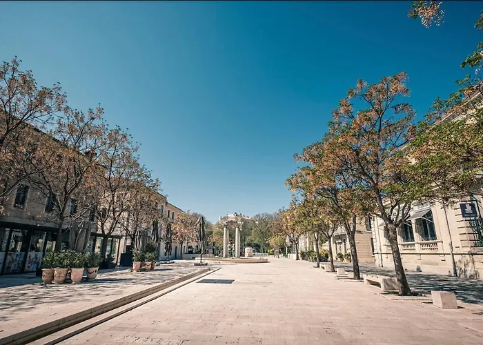 Roche Blanche - Terrasse Et Parking Nîmes
